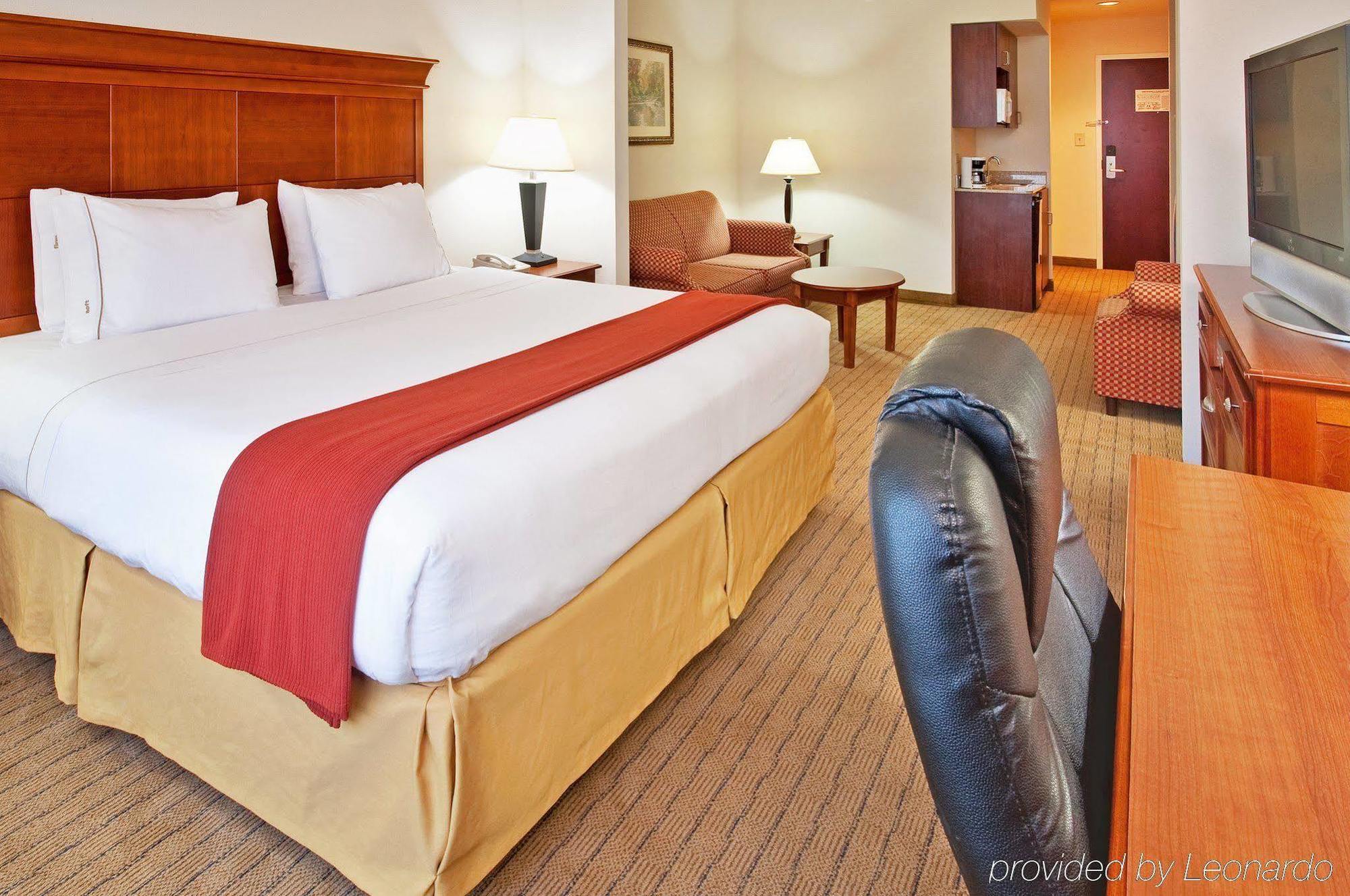 Holiday Inn Express & Suites Dyersburg, An Ihg Hotel Δωμάτιο φωτογραφία