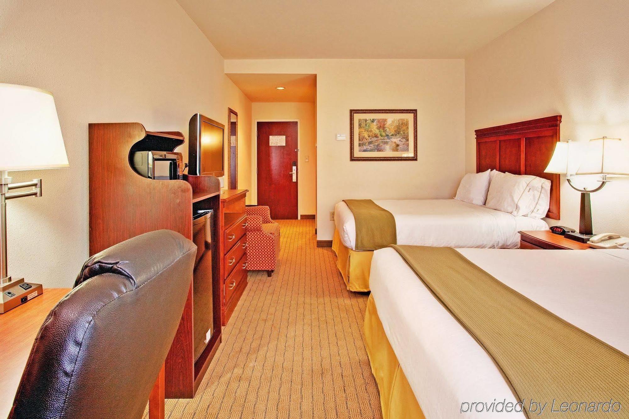 Holiday Inn Express & Suites Dyersburg, An Ihg Hotel Εξωτερικό φωτογραφία